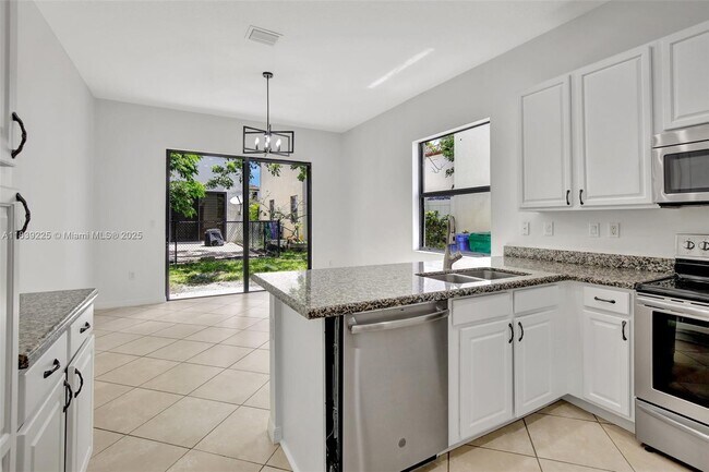 Building Photo - 9135 SW 36th Mnr