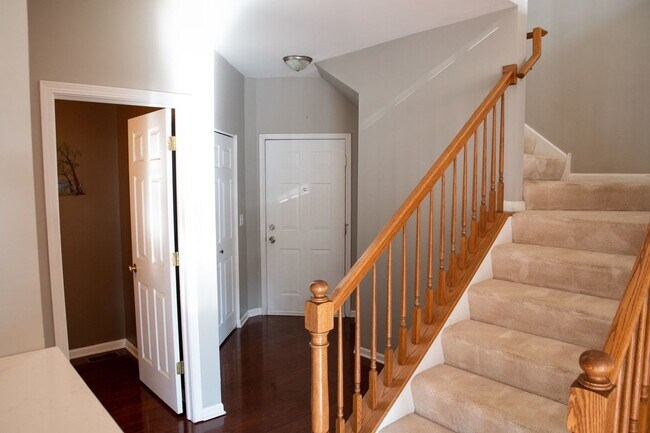 Building Photo - 24130 Walnut Cir