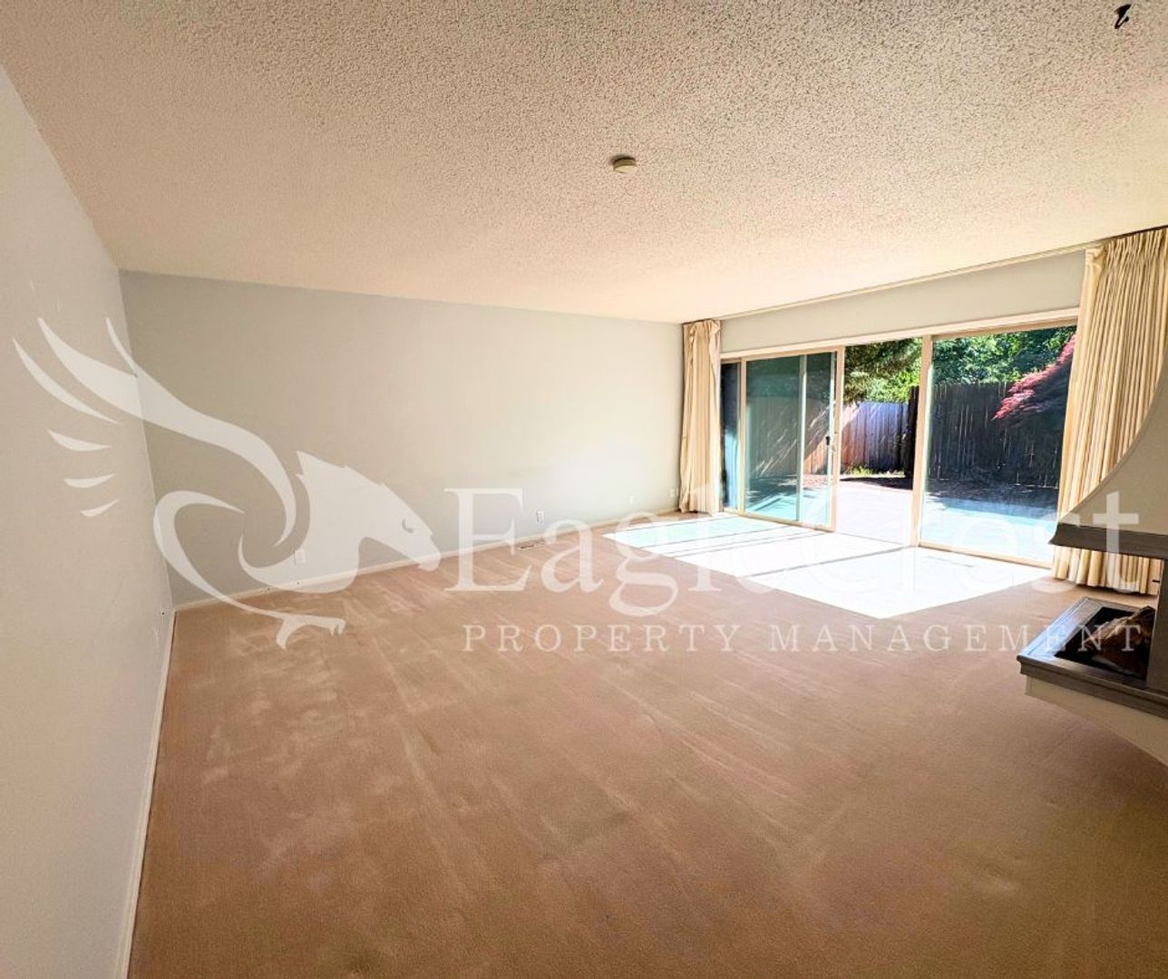Building Photo - Convenient 3 Bedroom 2 Bathroom Condo Living With POOL Access