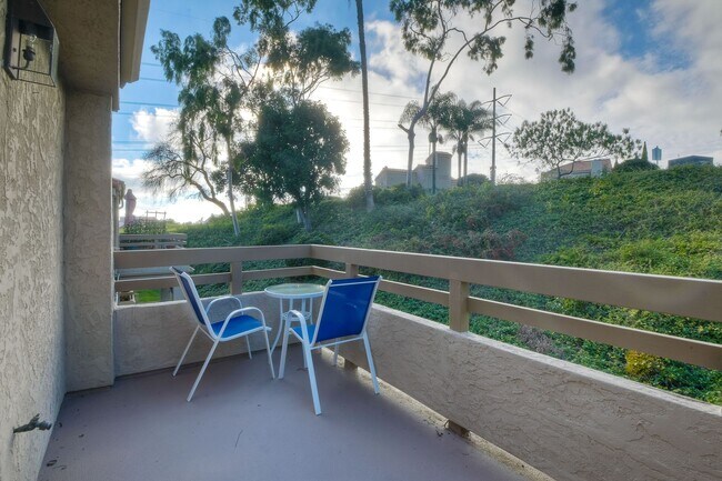 Building Photo - 1951 Swallow Ln