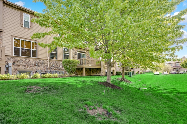 Building Photo - 1877 Crenshaw Cir