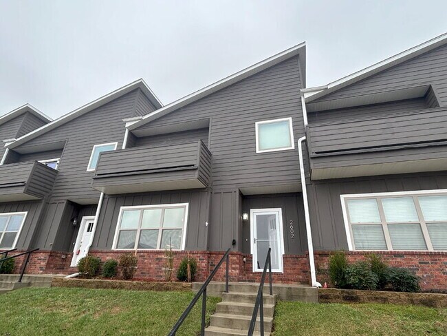 Building Photo - 2602 N Ward Dr