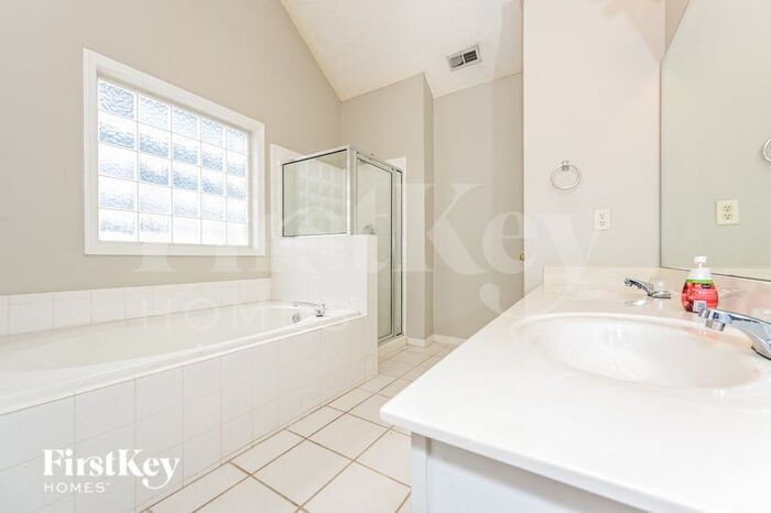 Building Photo - 7614 Crestwicke Crossing Dr