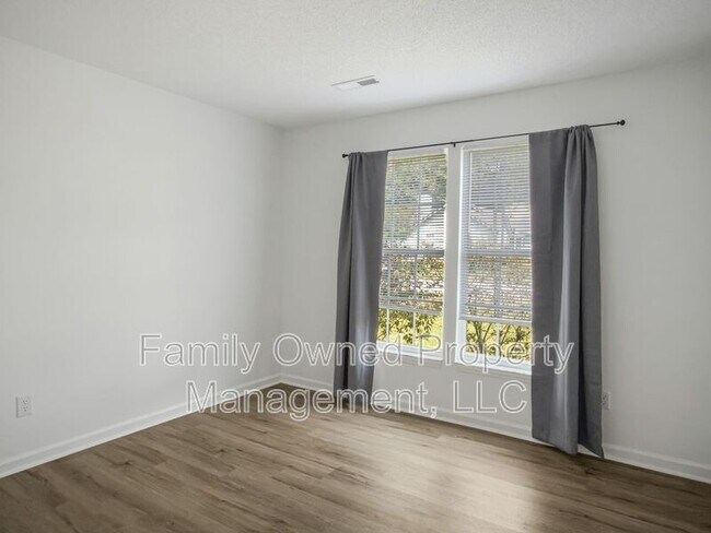Building Photo - 147 Danzid Dr