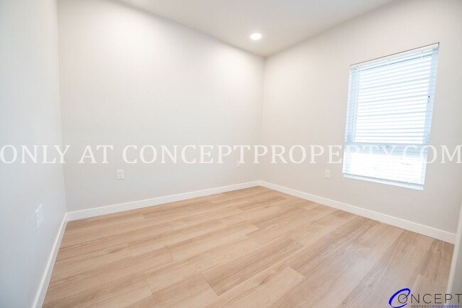 Building Photo - Modern Design, Exceptional Space: Discover This 3-Bedroom Residence at Studio Crossing! ***ONE MO...