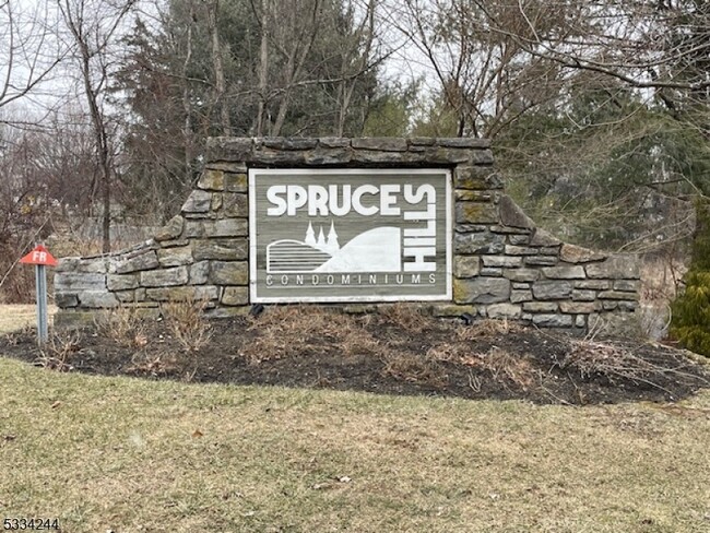 Building Photo - 1816 Spruce Hills Dr