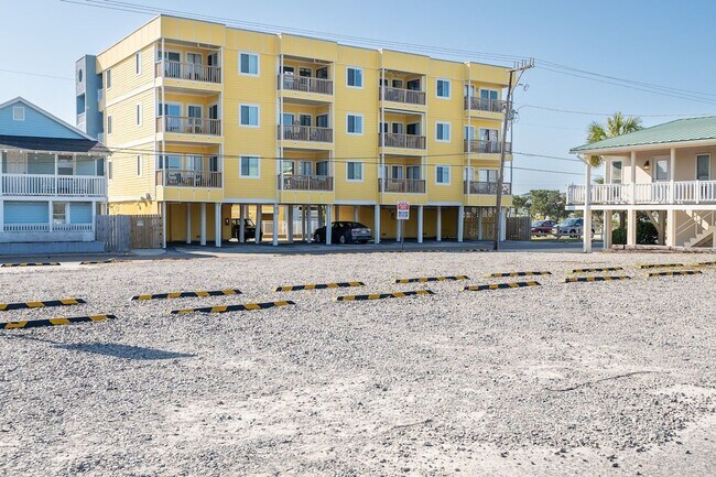 Building Photo - 302 Canal Dr