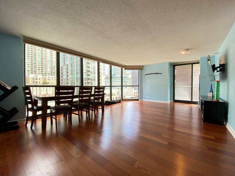 Building Photo - 663 N State St