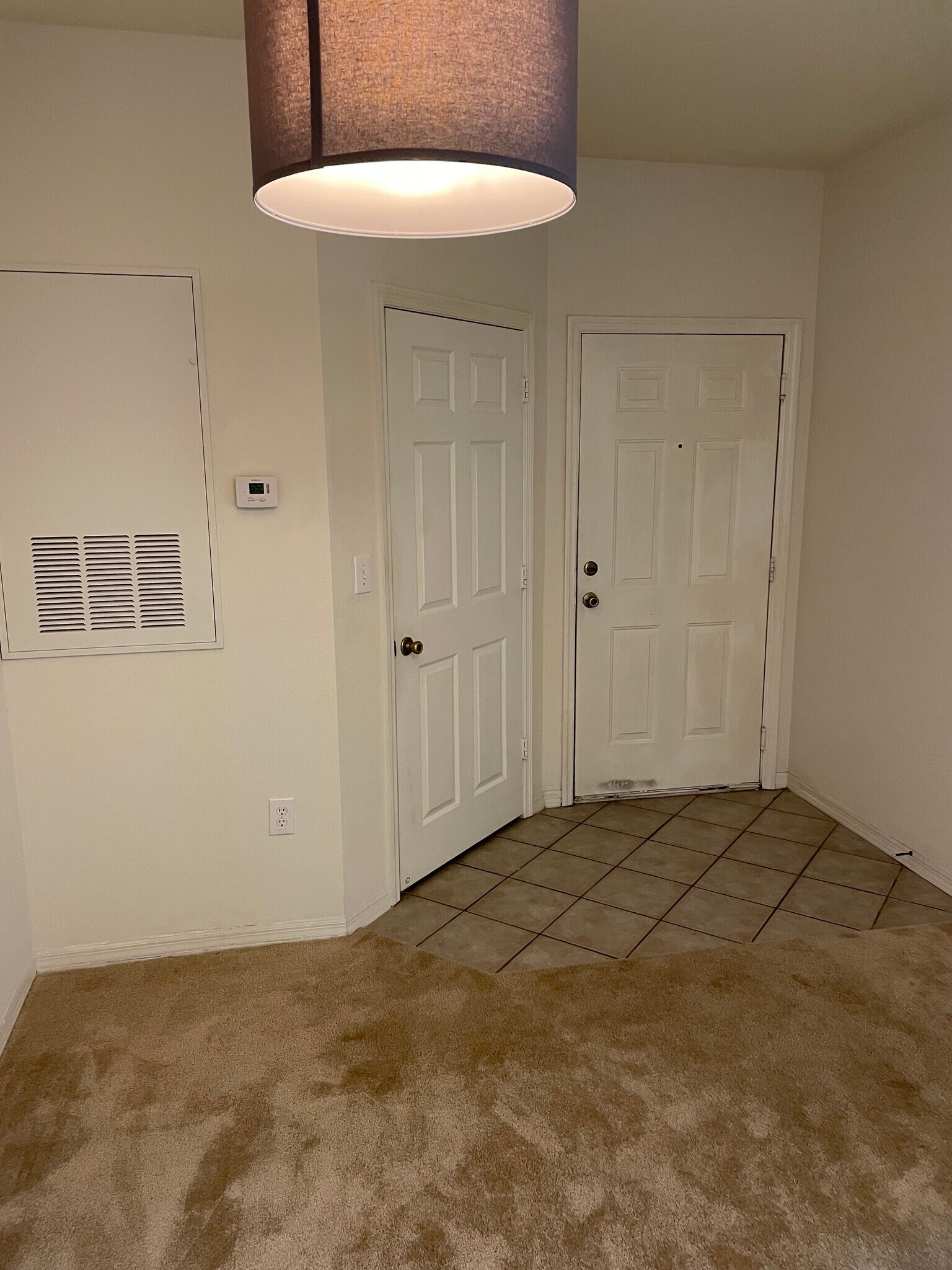 Building Photo - 5455 Vineland Rd