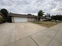 Building Photo - 2232 E Paradise Ave
