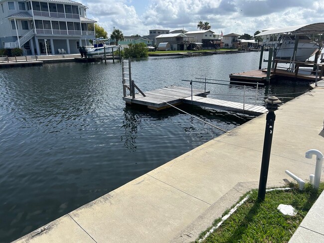 Building Photo - DIRECT GULF ACCESS 2/2 FOR RENT