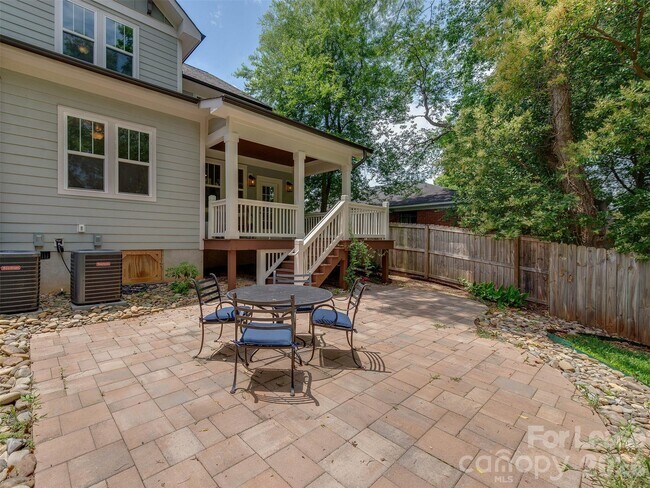 Building Photo - 326 State St