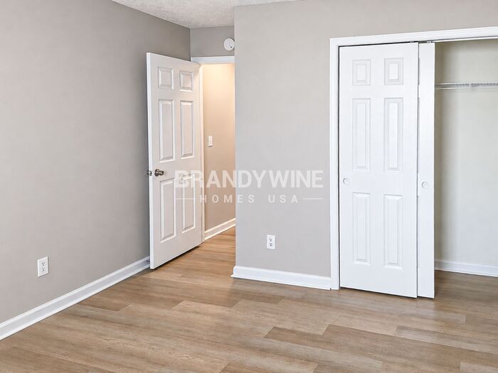 Building Photo - 8446 Country Meadows Dr