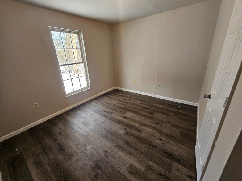 Building Photo - 10720 Plank Rd