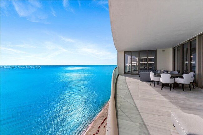 Building Photo - 17901 Collins Ave