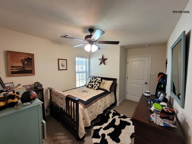 Building Photo - 1204 Robinsville Ct