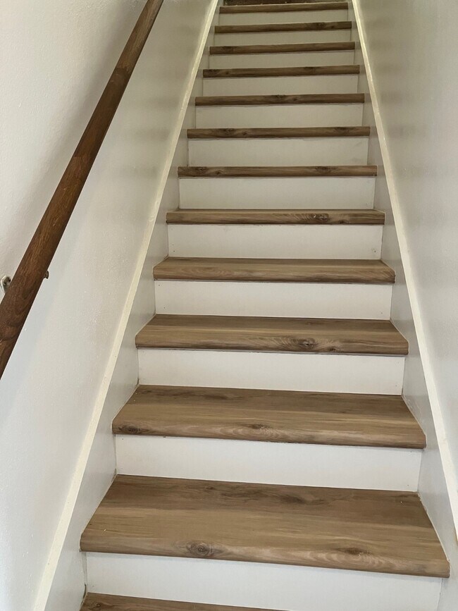 Building Photo - 701 Rosedale St