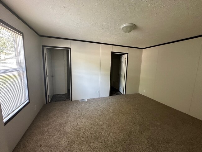 Building Photo - 103 Birdsall Dr