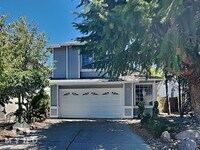 Building Photo - 1576 Reno View Dr