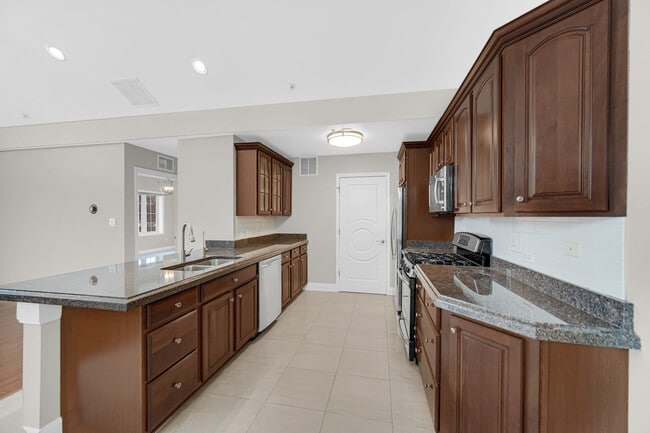 Building Photo - 9400 S 79th Ave