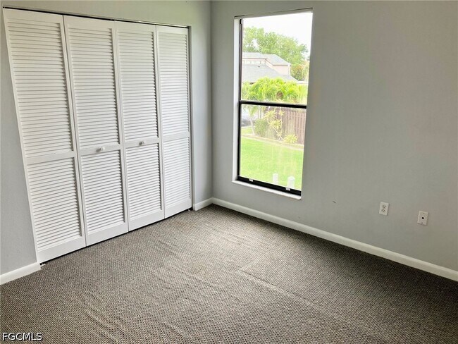 Building Photo - 12963 Elm Creek Ct