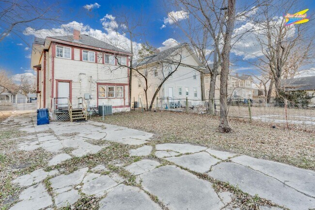 Building Photo - 339 N Holyoke Pl