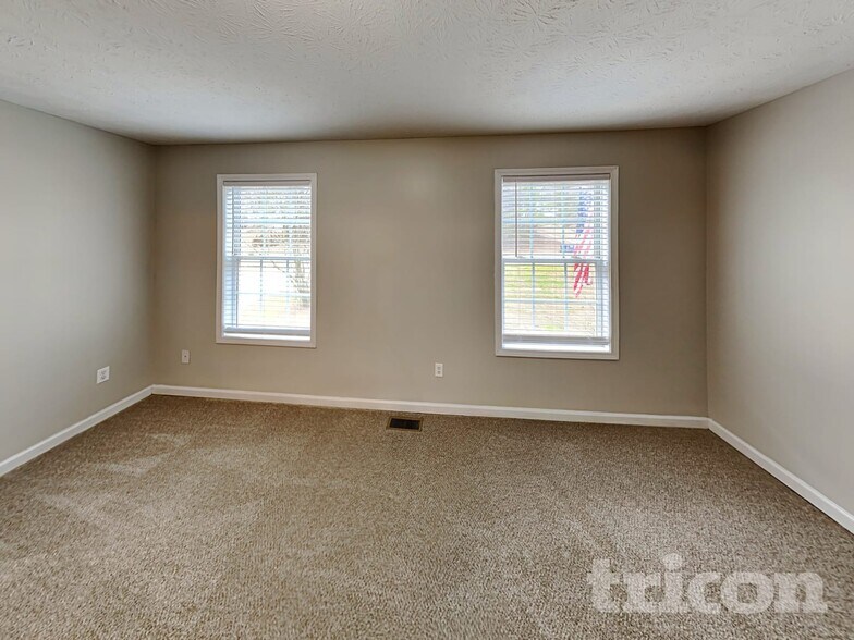 Building Photo - 66 Justin Dr