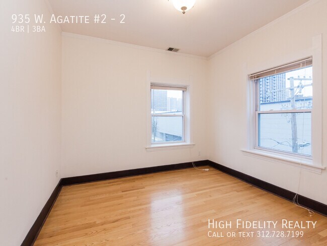 Building Photo - 935 W Agatite Ave