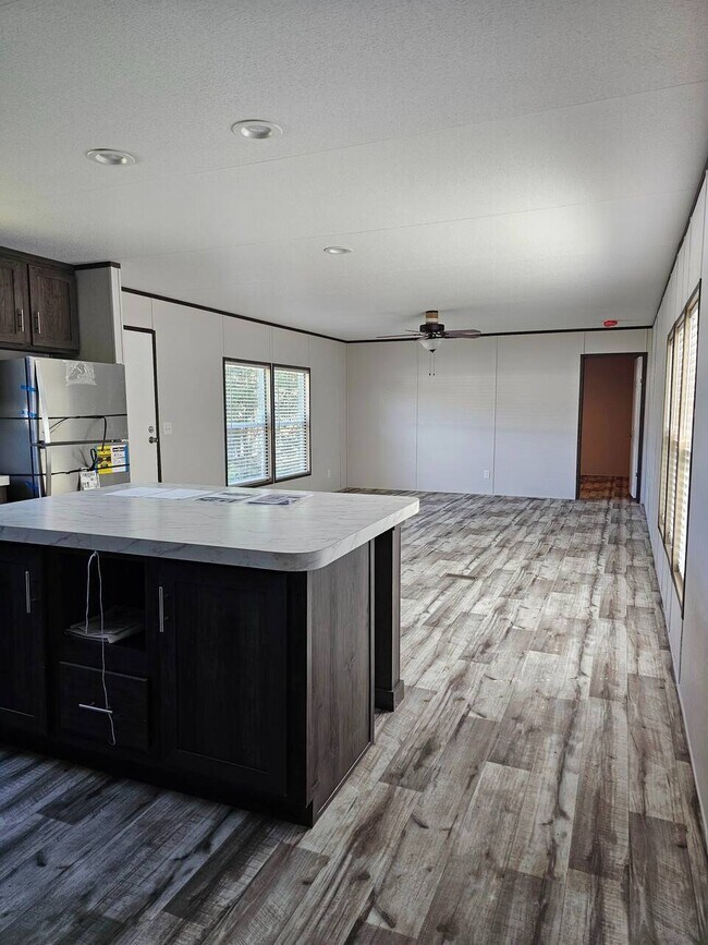 Building Photo - 2881 TX-110