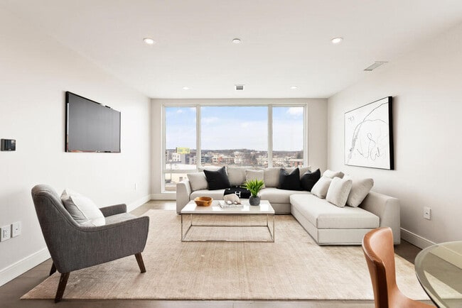 Building Photo - Peridot