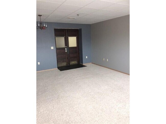 Building Photo - 109 E Luverne St