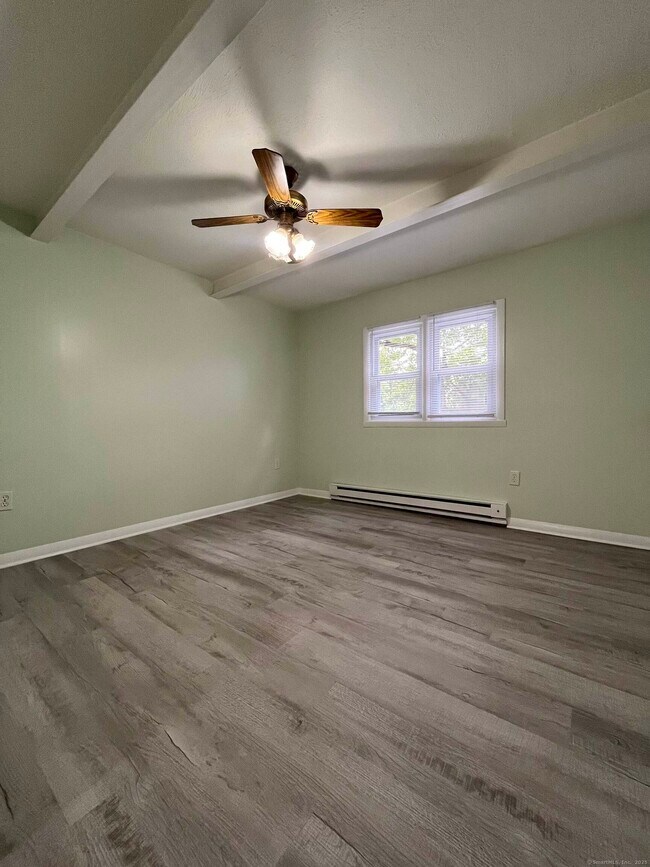 Building Photo - 19 Ferris Ave