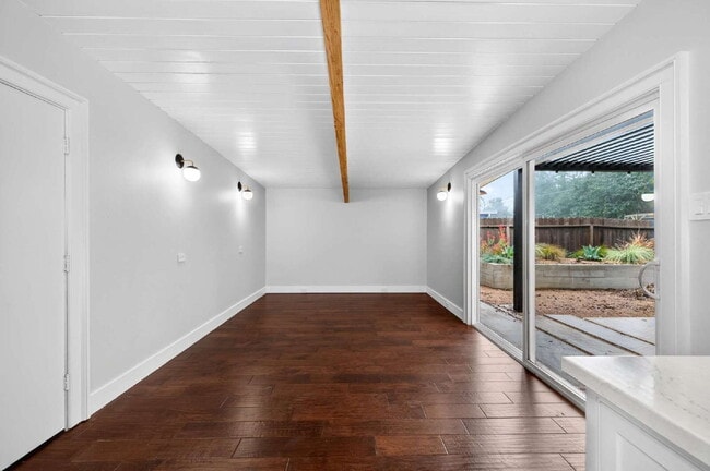 Building Photo - Not your average Davis rental.