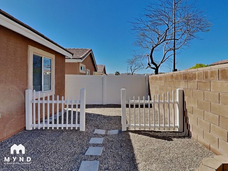 Building Photo - 10429 Aloe Cactus St