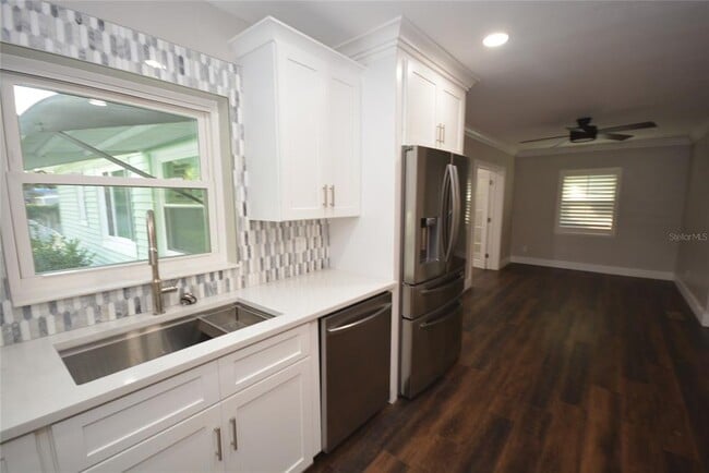 Building Photo - 3006 Vine St