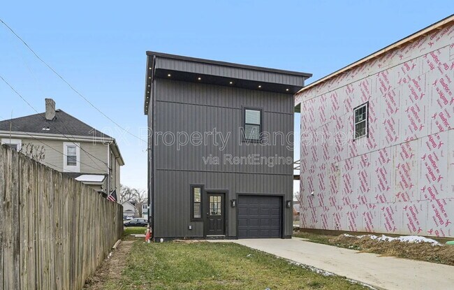 Building Photo - 92 E Innis Ave