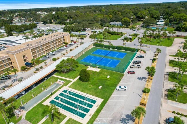 Building Photo - 355 Boca Ciega Point Blvd S