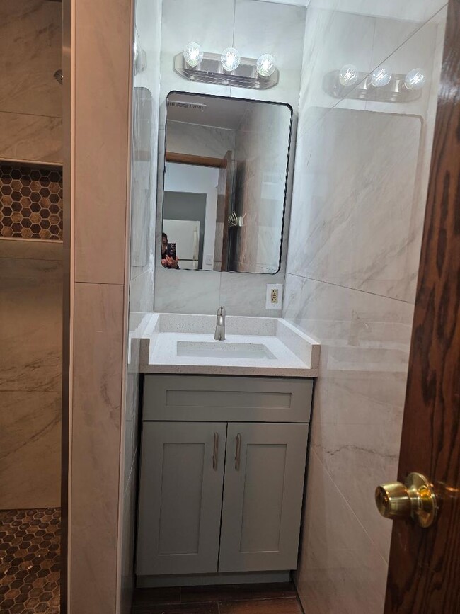 Building Photo - 2949 S Emerald Ave