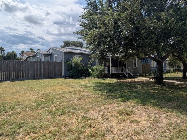 Building Photo - 3561 Monterrey St