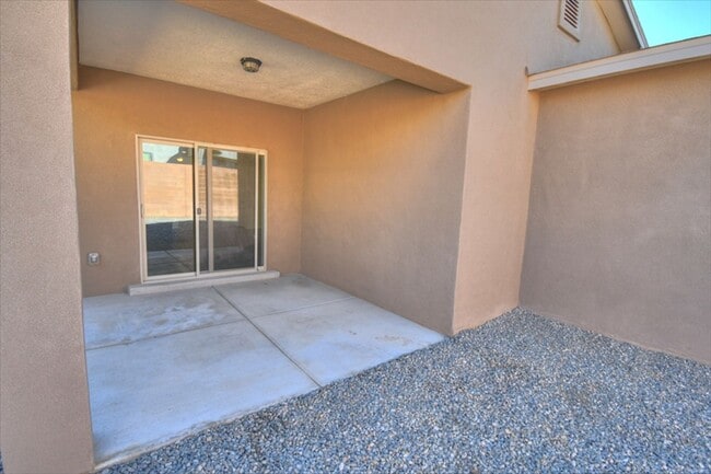 Building Photo - RIo Rancho at it BEST !!!