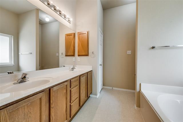 Building Photo - 2509 Persimmon Dr