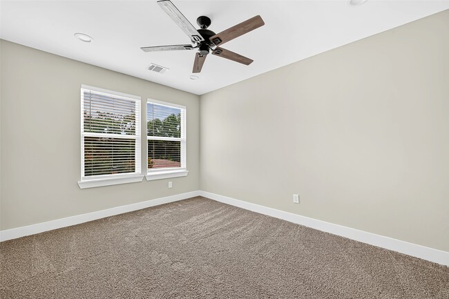 Building Photo - 809 Avenue J Pl