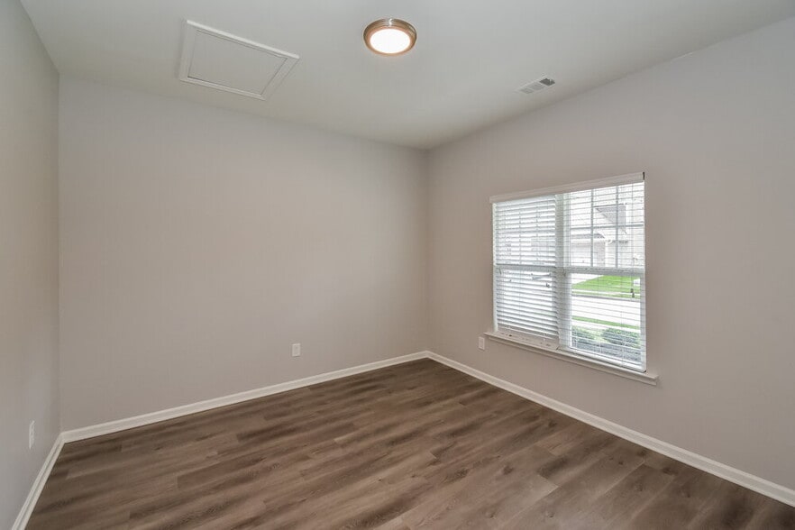 Building Photo - 30 Calm Waters Ave