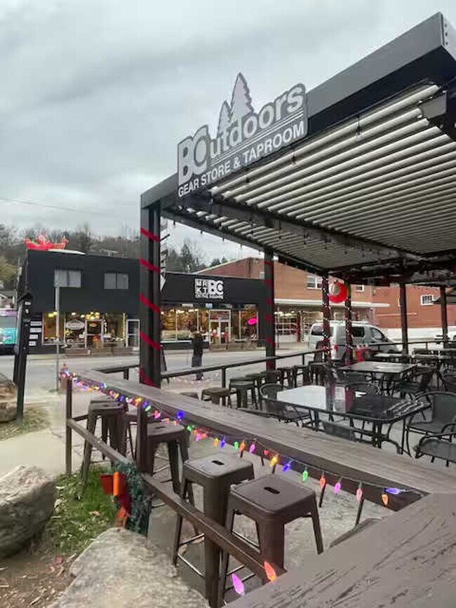 Building Photo - 62 Bailey Ave