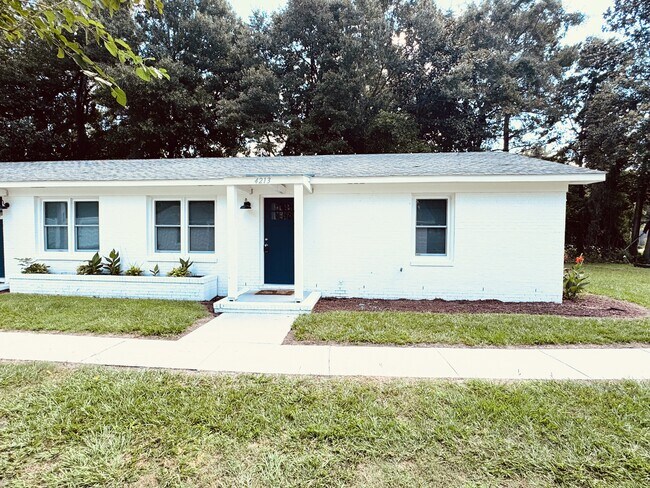 Building Photo - 4212 Park Ave