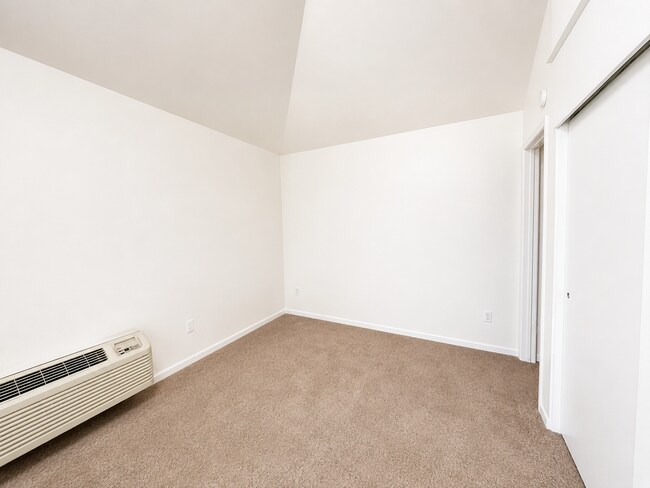 Building Photo - Cute One Bedroom Apartment In Provo