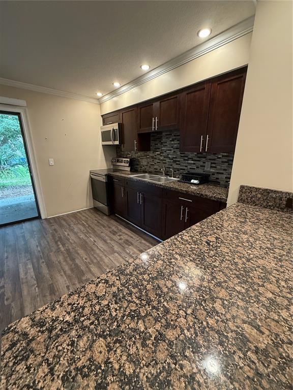 Building Photo - 447 6th Ave NE