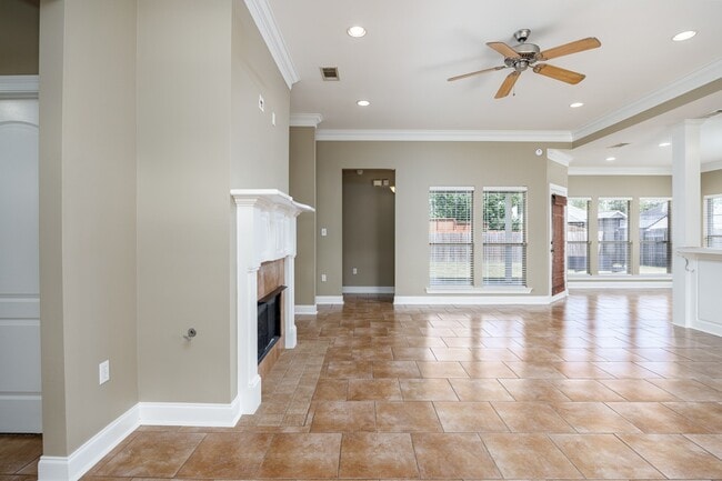 Building Photo - 14450 Lake Meadows Ct