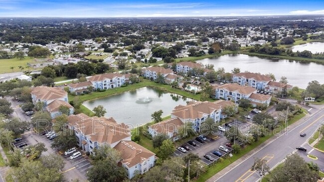 Building Photo - 5800 Lake Pointe Village Cir