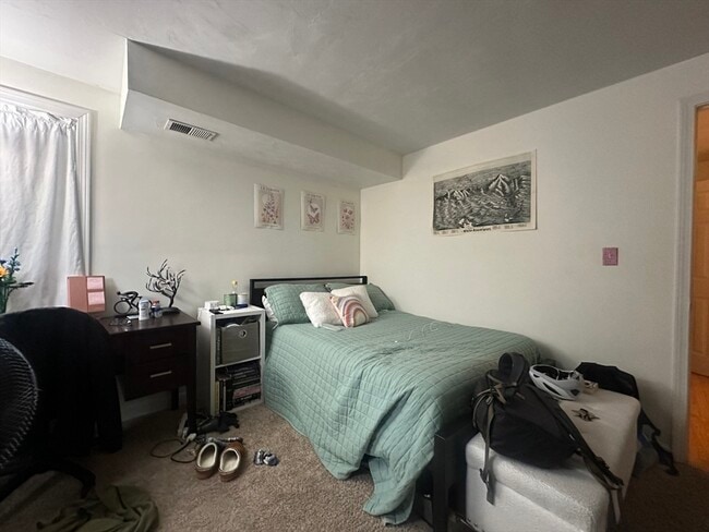 Building Photo - 174 Calumet St